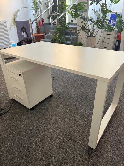 Biurko- meble biurowe