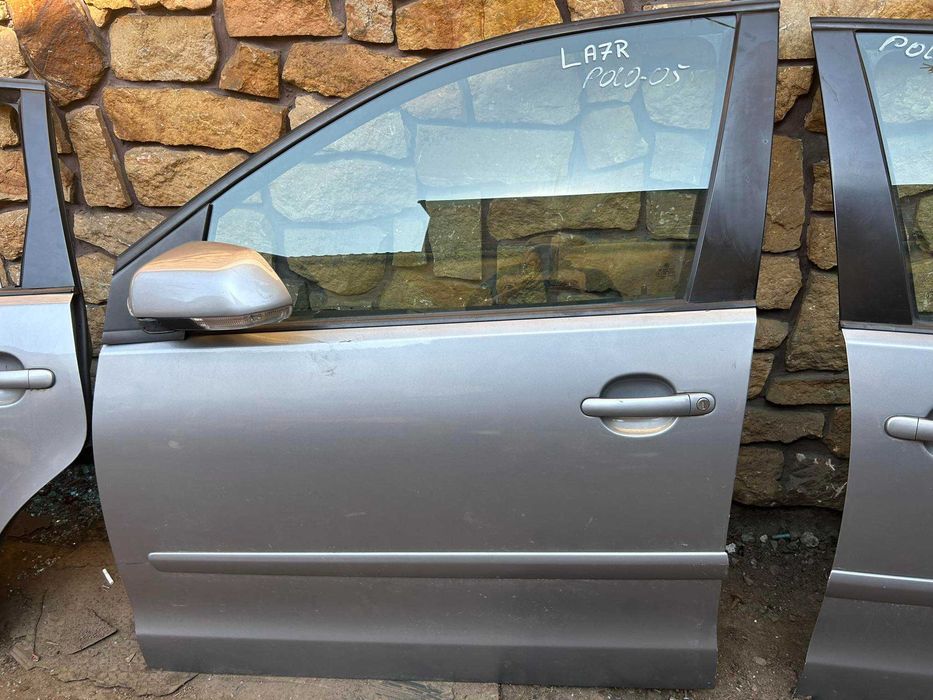 Drzwi  VW Polo kolor LA7R
