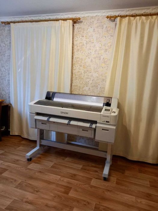 Принтер плотер Epson SureColor SC-T5200 для картин, постерів, креслень, для хоббі та бізнесу. Друк на холсті, фотопапері