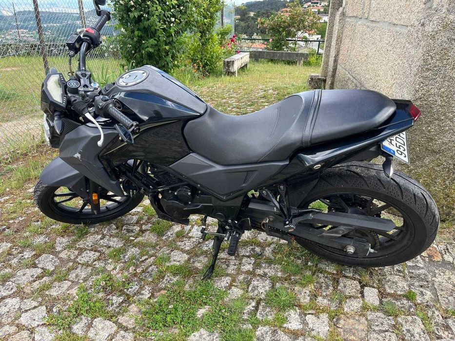 Vende-se Mota SYM 125