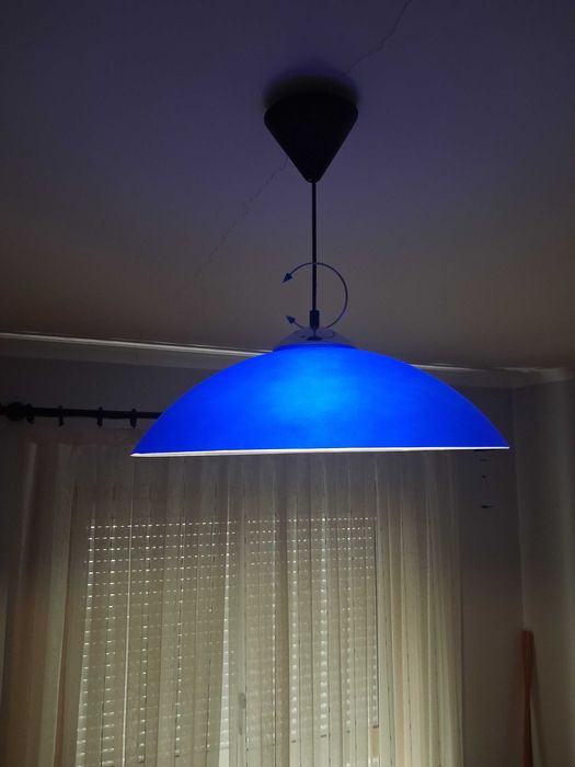 Candeeiro de tecto azul