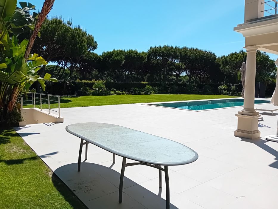 Piscinas, Jardins e Obras