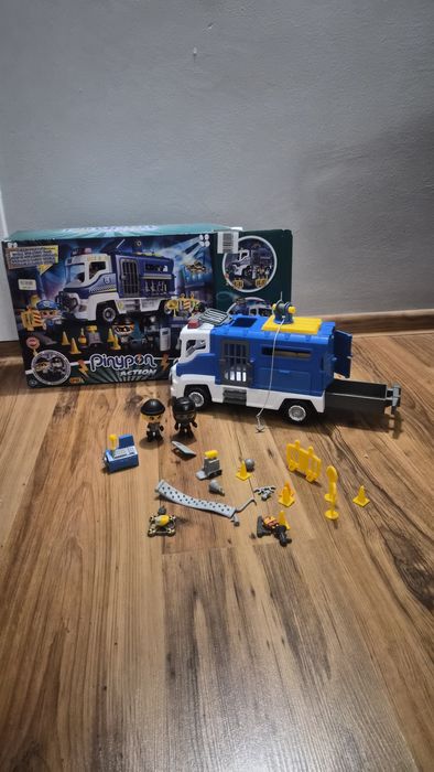 Pinypon   Action Policjant  SWAT Furgon policyjny   Epee