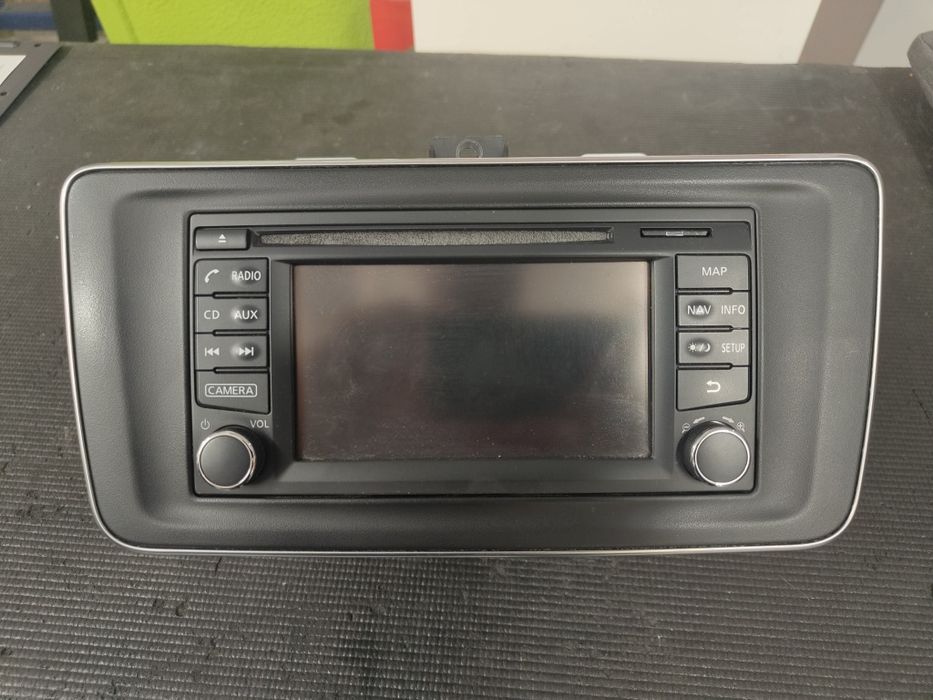 Autoradio Original Para Nissan Juke e Leaf com Touchscreen e Navegação  - Usado Impecável