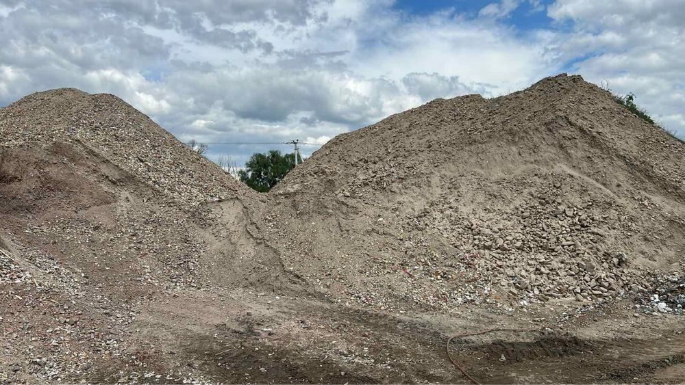 Доставимо:Дроблений бетон,бой цегли,пісок,щебінь Чернозем Вивіз сміття