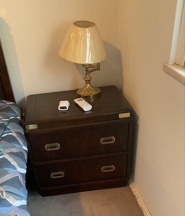 2 mesas de cabeceira . Madeira Macissa