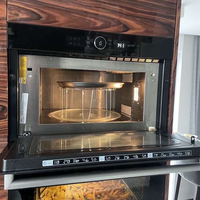 Kuchenka mikrofalowa z grillem