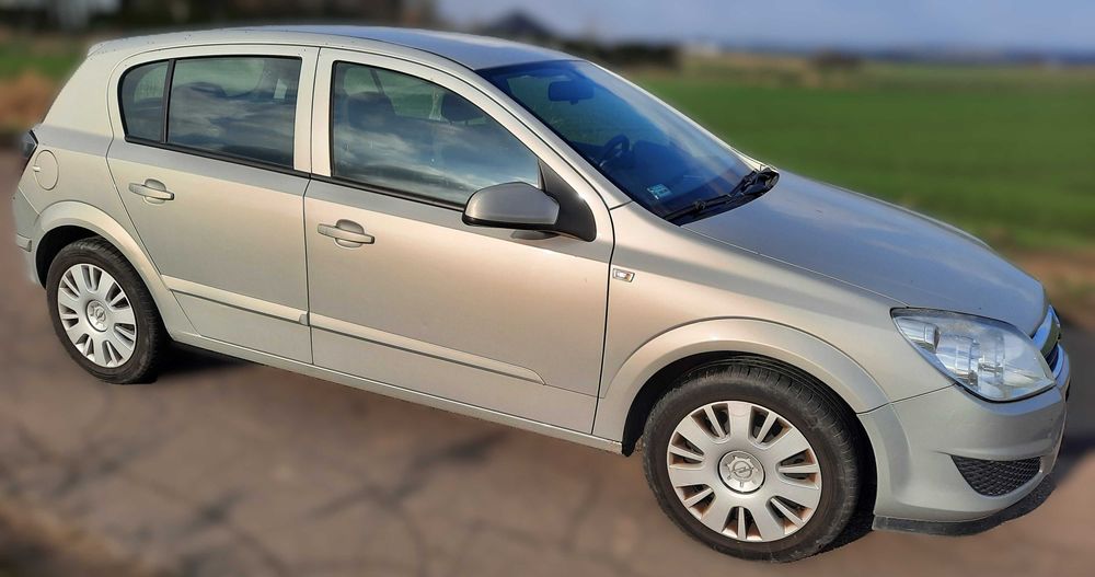 samochód Opel Astra III