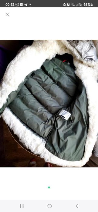 Сріблястий зимовий пуховик MONCLER. Оригінал