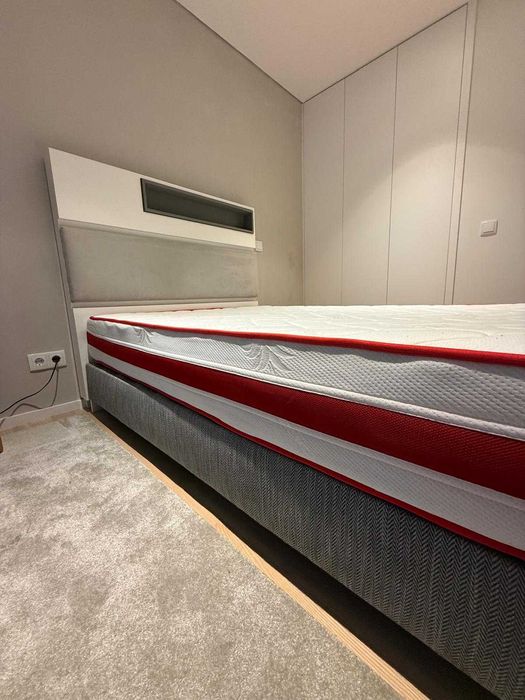 Sommier + Colchão + Cabeceira cama 1,35x2,00 como novos