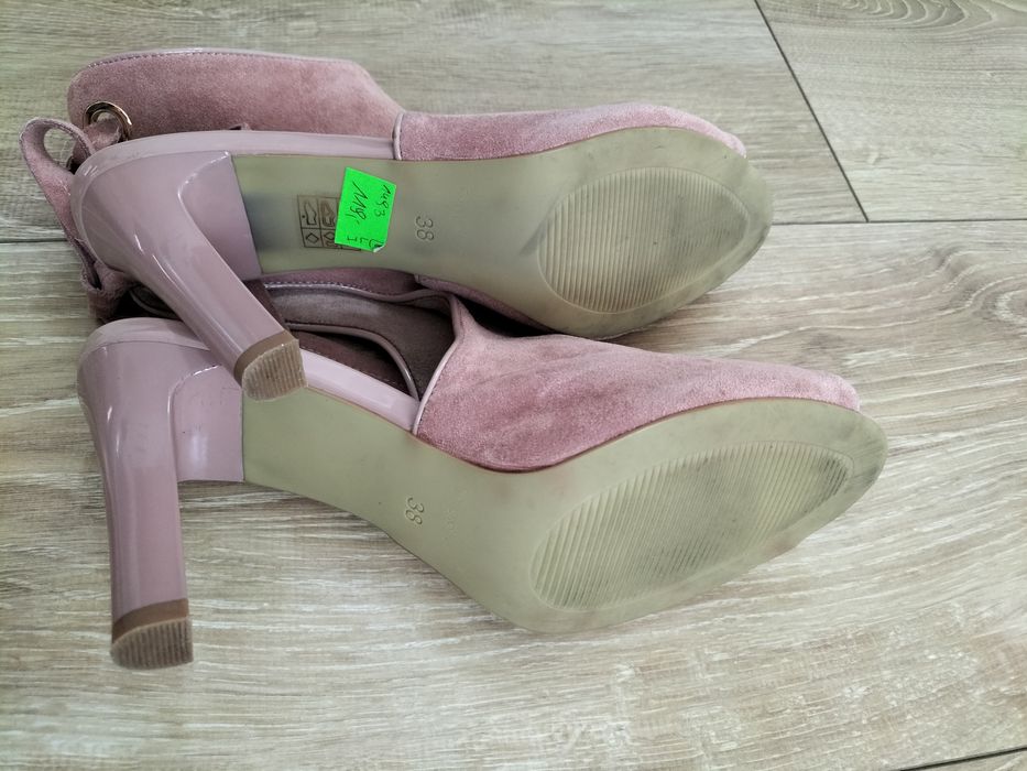 Zamszowe buty na lato