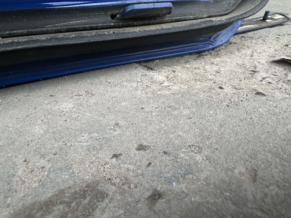 Задня права дверка volkswagen golf 4