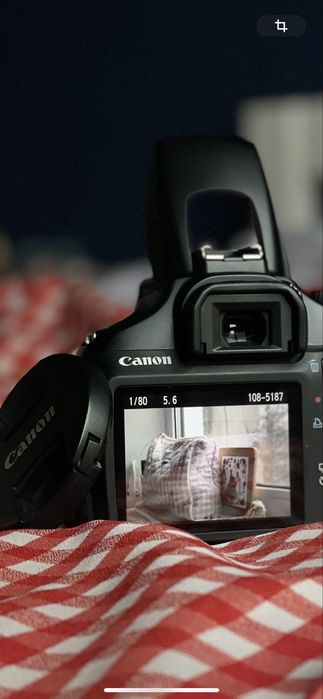 Фотоапарат Canon 1100D