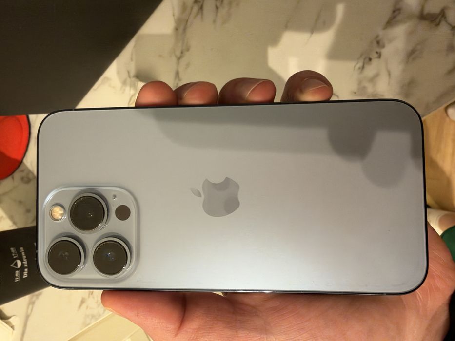 Iphone 13 pro sierra blue