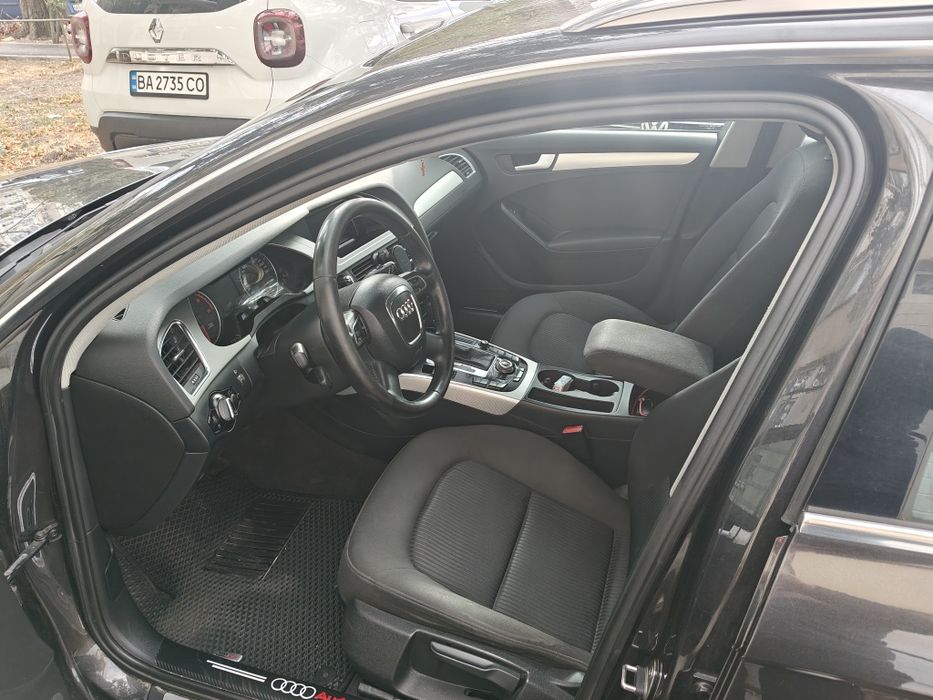 Audi A4 B8 2010, 2.0