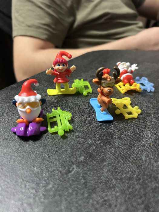 Новорічні іграшки кіндер