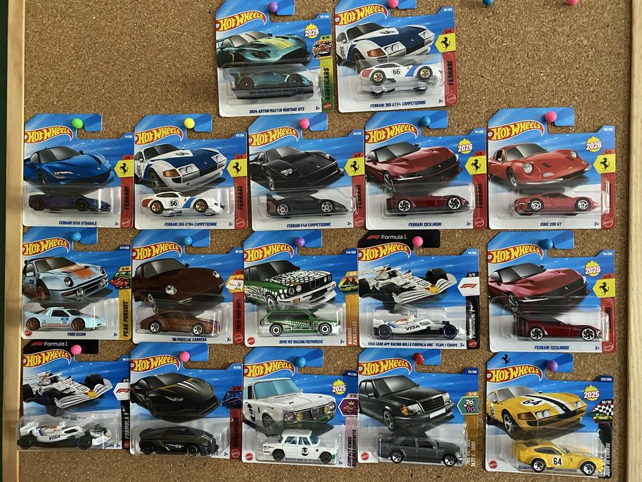 Hot Wheels zestaw 17 aut ferrari bmw f1 porsche