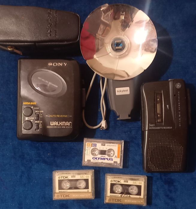 Walkman    Voice Recorder   e Micro Recorder