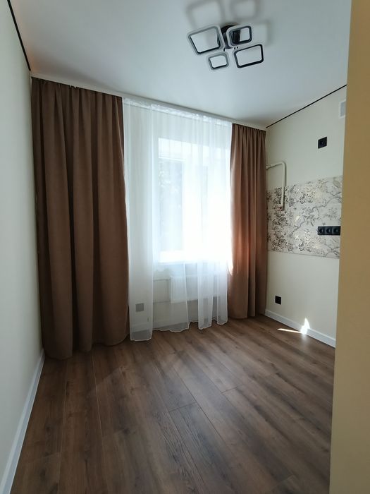 Продам 2-ну по просп.Свободи сучасний ремонт