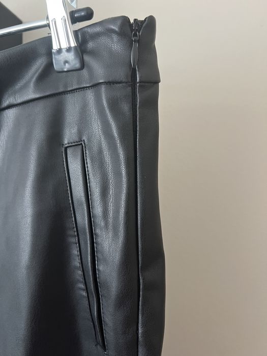 Zara czarne eco skórzane spodnie   r. L/XL