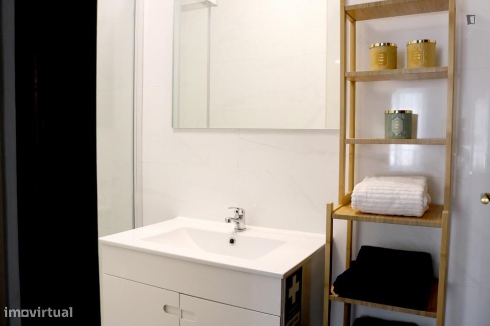 Quarto - localizado em Lumiar Lisbon