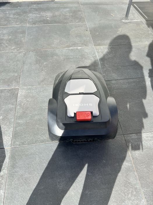 Robot corta relvas avariado pra peças