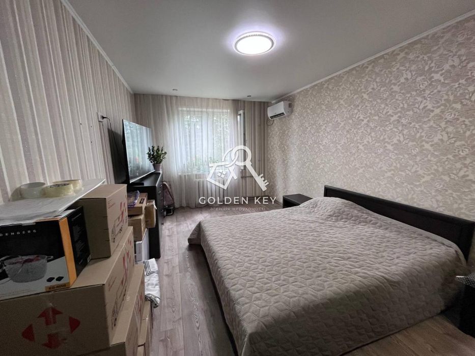 Продаж двокімнатної квартири по пр-т Миру