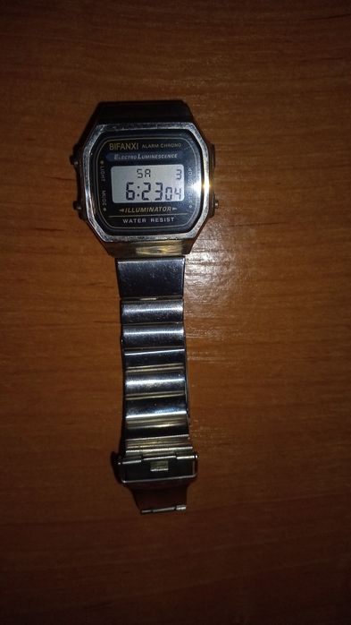 годинник Casio .