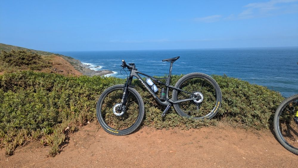 Bicicleta btt Orbea Oiz 2024 rodas mavic slr carbon