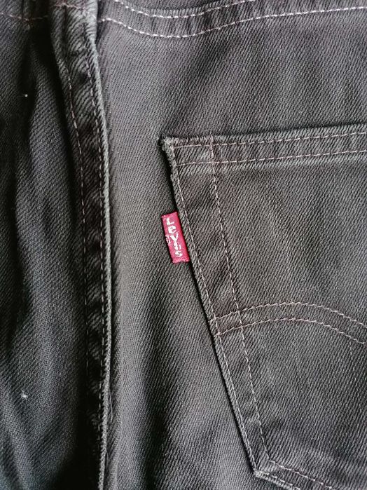 calças de ganga pretas da levi´s