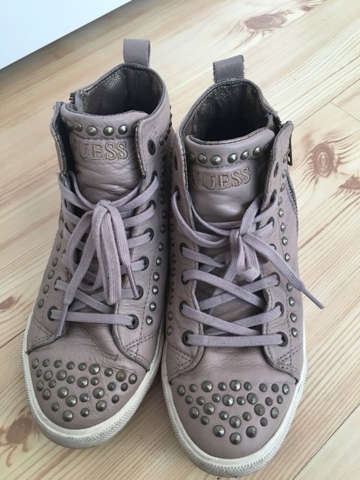Oryginalne sneakersy guess skórzane bezowe 38 24