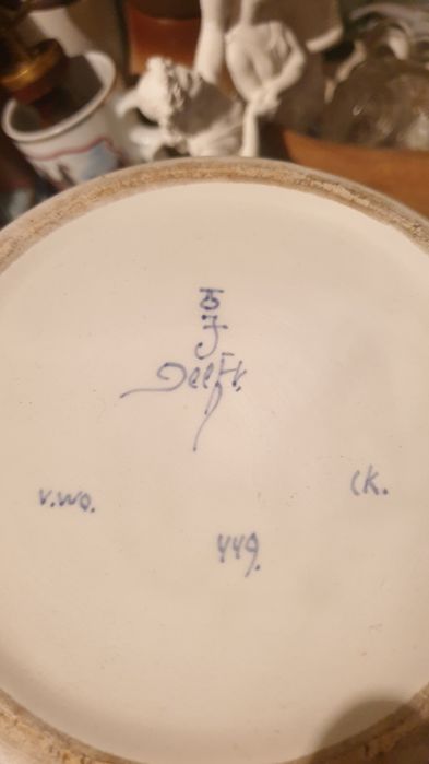 Wazon, Delft, kwiaty i ptak, pies, wys. 27 cm, 1966