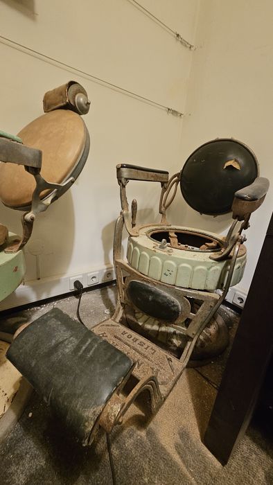 Cadeiras de Barbeiro Antigas