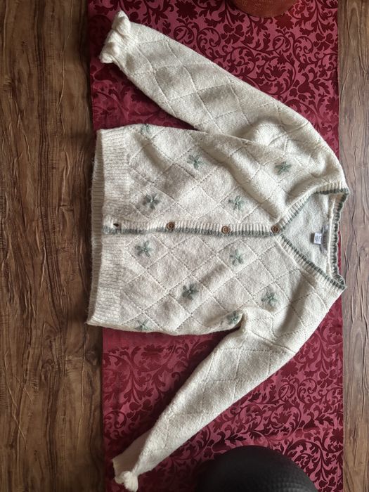 Blusas e casacos, 6-7 anos. Portes grátis!