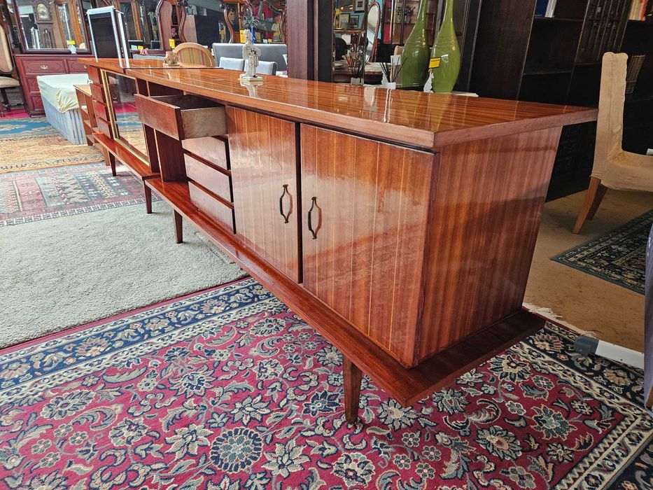 Aparador vintage - Algumas marcas de uso