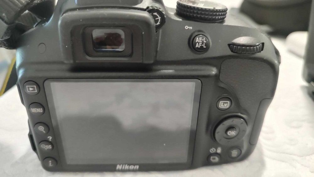 Nikon D3300 com 5240 Disparos (somente o corpo)