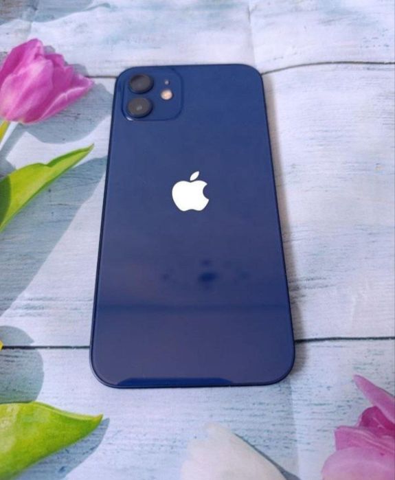 Смартфон iPhone 12