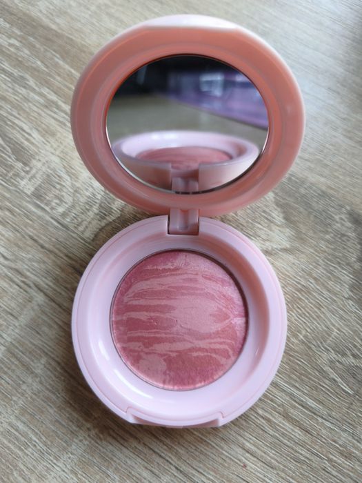 Patricia Ledo рум'яна