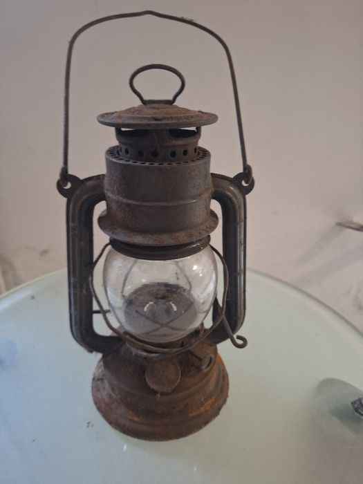 Zabytkowa niemiecka lampa naftowa