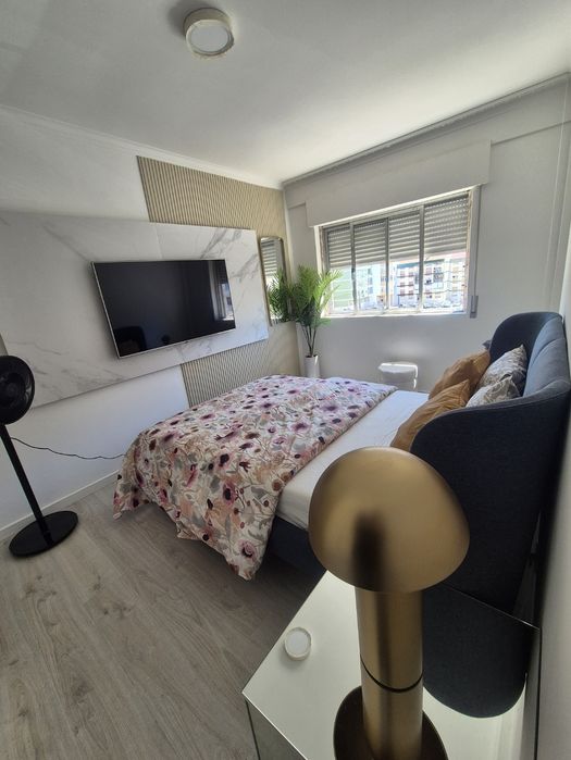 Aluga t3 de luxo Cacém-Agualva ( mobilado)
