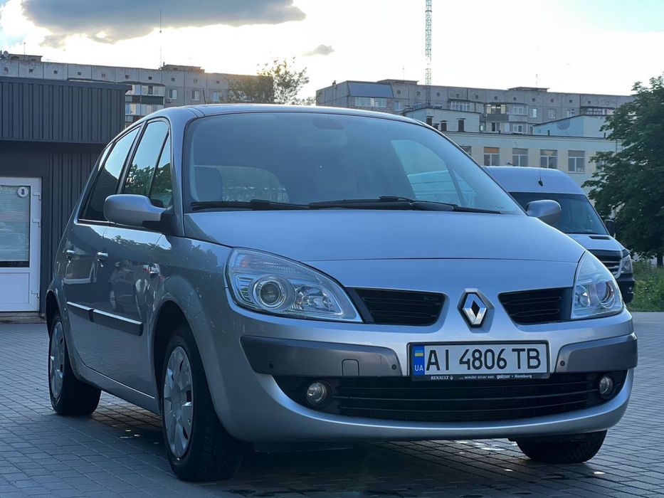 продам надійний сімейний автомобіль