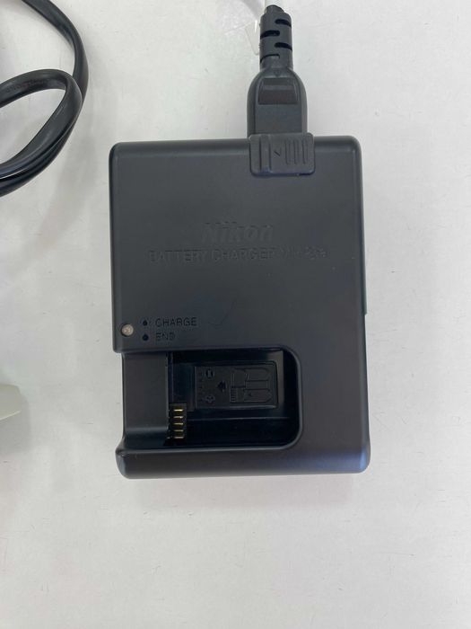 Nikon D7200 + 18–55 mm Lens + 64 GB Memory Card – Excellent Condition63825768581635123