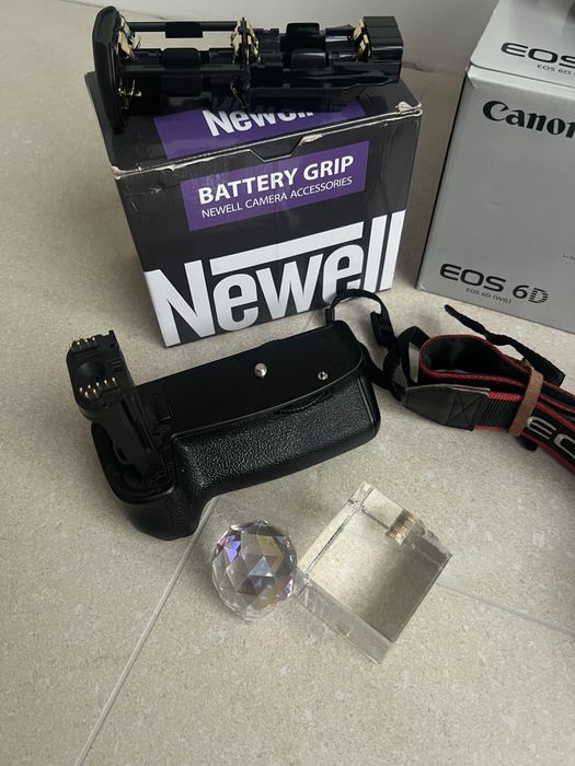 Canon 6D + 50 mm 1.4 зі спалахом та додатковмс акумом