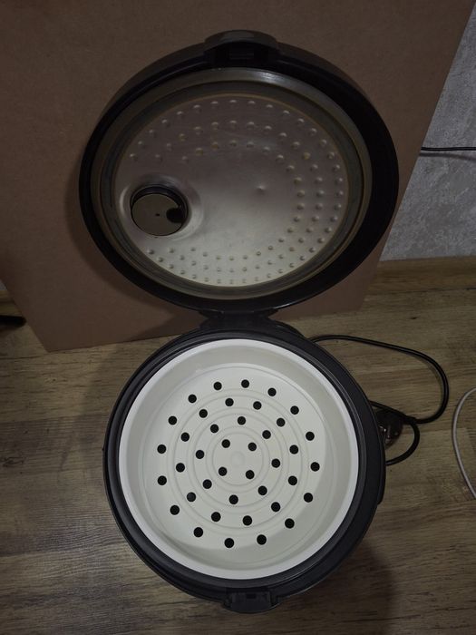 Продам мультиварку redmond rmc-20