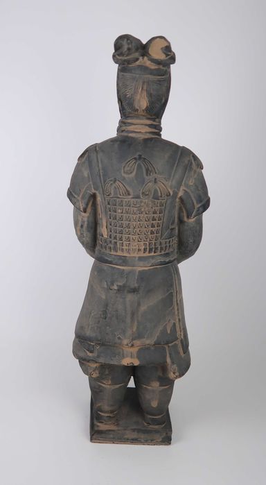 Guerreiro em terracota com 37 cm de altura