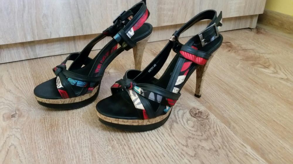 Sprzedam szpilki tanio