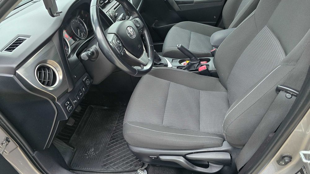Toyota  Auris 1.6