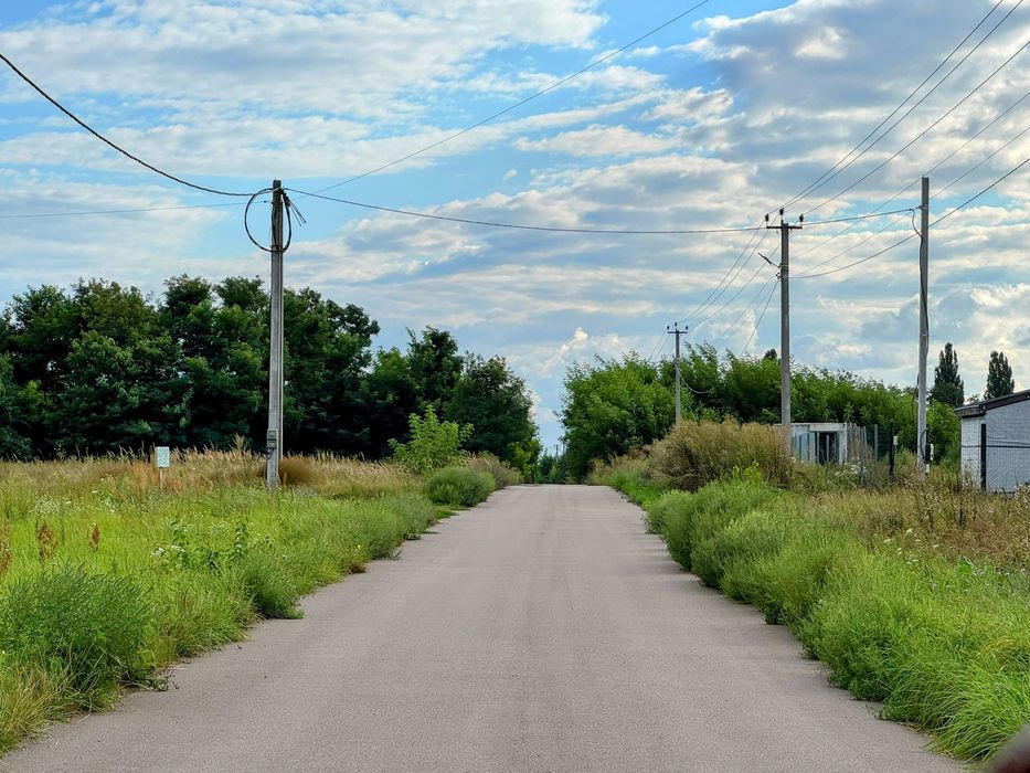 Ділянка під забудову в новому районі / Личанка