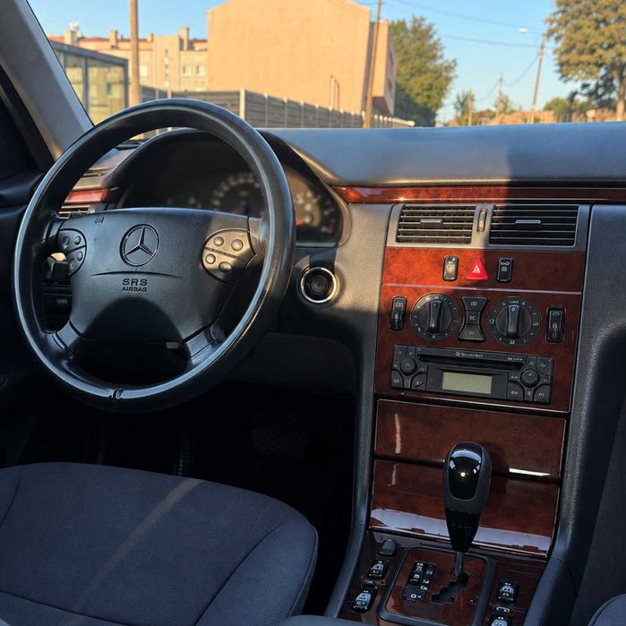 Mercedes-Benz E 220 CDI Elegance | Automático | 143cv | 218.000 Kms