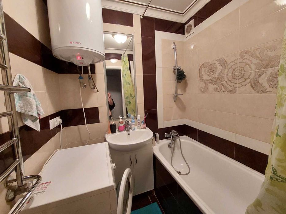 Продаж 4 кім квартири в цегляному будинку вул Медової Печери (Пасічна)